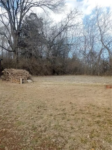 8840 E Wilson Rd, Independence, MO 64053 photo 6