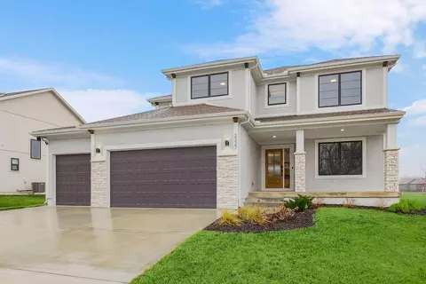 2327 Fishing Ln, Kearney, MO 64060