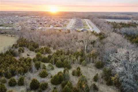 75 Th Gleason Rd, Shawnee, KS 66227