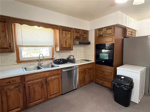 Kitchen - 1817 Beech St, Atchison, KS 66002 photo 2 of 2