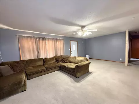 Living - 1817 Beech St, Atchison, KS 66002 photo 1 of 2