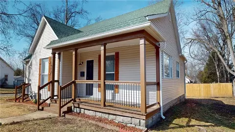 526-528 W Austin Blvd, Nevada, MO 64772