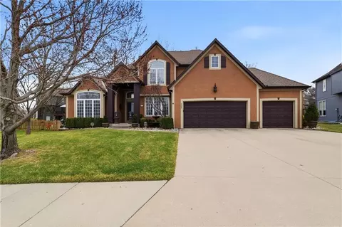 225 Misty Meadow Dr, Lees Summit, MO 64064