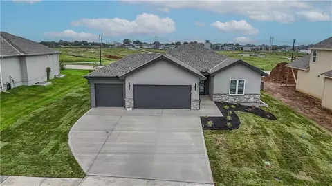 24612 W 60th Ter, Shawnee, KS 66226