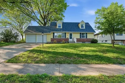 900 SW 6th St, Lees Summit, MO 64081
