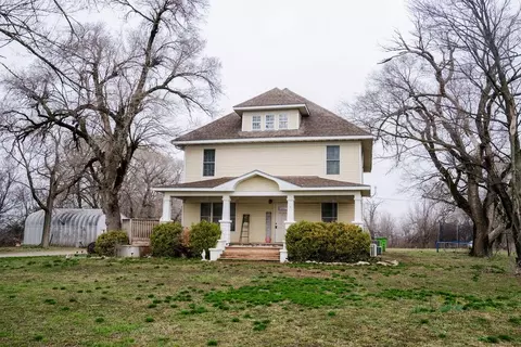17850 10th Rd, Parsons, KS 67357