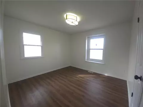 Bedroom - 1211 SE Briarcroft St, Lees Summit, MO 64063 photo 2 of 5