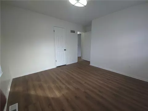 Bedroom - 1211 SE Briarcroft St, Lees Summit, MO 64063 photo 3 of 5