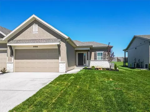 24980 W 94th Pl, Lenexa, KS 66227