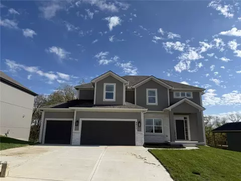 9003 N Poplar Ave, Kansas City, MO 64156