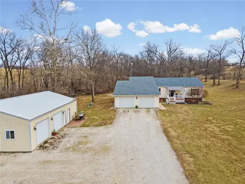 27651 F Hwy, Brunswick, MO 65236