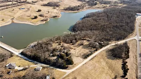 53930 E 3rd St, Milan, MO 63556 photo 2