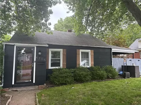 4705 Reinhardt Dr, Roeland Park, KS 66205