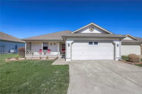 702 Twilight Ct, Raymore, MO 64083