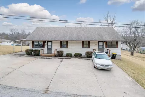 1508 W William St, Savannah, MO 64485
