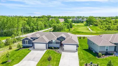5013 N 145th St, Basehor, KS 66007