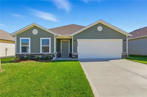20214 W 195th St, Spring Hill, KS 66083