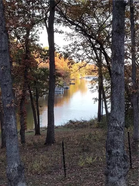 89 NW Lakeside Dr, Lacygne, KS 66040