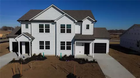 12416 E Acacia Dr, Lees Summit, MO 64086