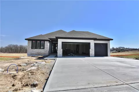 7645 N Booth Ave, Kansas City, MO 64158