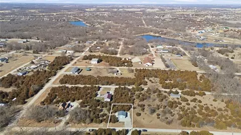 61 Maple Dr, Linn Valley, KS 66040