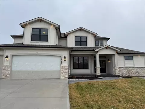 5812 NW Black Oak Ct, Parkville, MO 64152