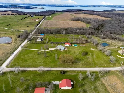View/Area - 992 E 750 Rd, Lawrence, KS 66047 photo 3 of 5