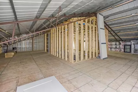 Entry Way - 992 E 750 Rd, Lawrence, KS 66047 photo 1 of 3