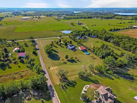 View/Area - 992 E 750 Rd, Lawrence, KS 66047 photo 4 of 7