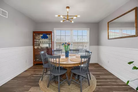 Dining - 992 E 750 Rd, Lawrence, KS 66047 photo 1 of 1