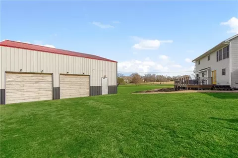 Exterior - 992 E 750 Rd, Lawrence, KS 66047 photo 4 of 11