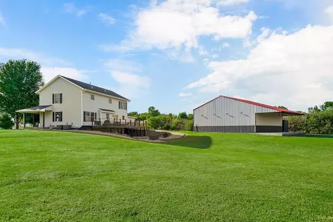 Exterior - 992 E 750 Rd, Lawrence, KS 66047 photo 15 of 23