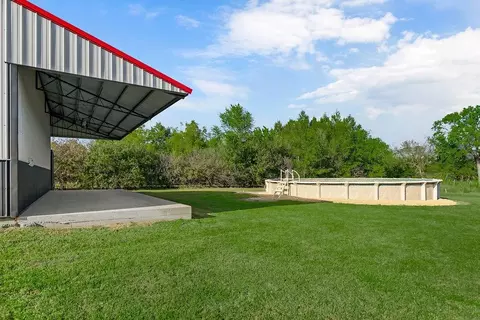 Exterior - 992 E 750 Rd, Lawrence, KS 66047 photo 5 of 23