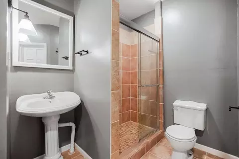 Bath - 992 E 750 Rd, Lawrence, KS 66047 photo 3 of 3