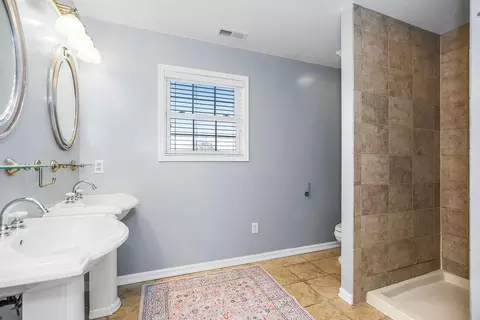 Bath - 992 E 750 Rd, Lawrence, KS 66047 photo 1 of 3