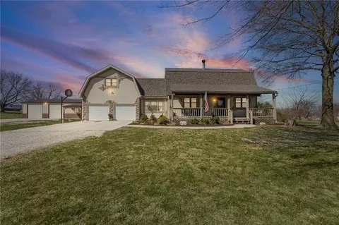16788 Dwyer Rd, Basehor, KS 66007