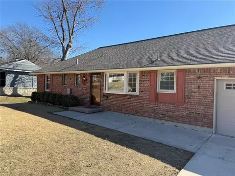 11703 E 48th St, Kansas City, MO 64133