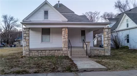 608 Park Ave, Excelsior Springs, MO 64024