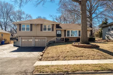 8409 E 85th St, Raytown, MO 64138
