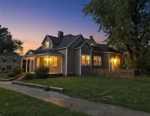 921 Clay St, Chillicothe, MO 64601