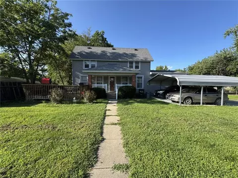 204 W 3rd St, Stanberry, MO 64489
