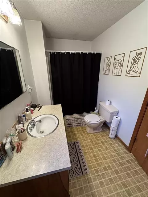 Bath - 204 W 3rd St, Stanberry, MO 64489 photo 1 of 2