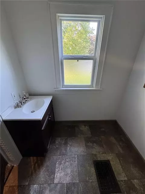 Bath - 204 W 3rd St, Stanberry, MO 64489 photo 2 of 2