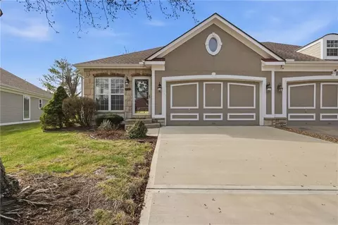 3717 S Bolger Ct, Independence, MO 64055