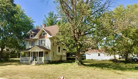 602 W Walnut St, Grain Valley, MO 64029