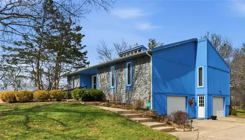 1208 SW 23rd St, Blue Springs, MO 64015