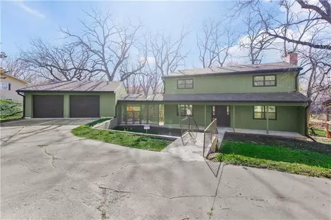 2729 Stratford Rd, Lawrence, KS 66049