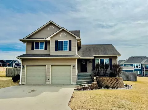 1160 Andrew Dr, Maryville, MO 64468