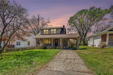 1812 S Hedges Ave, Independence, MO 64052