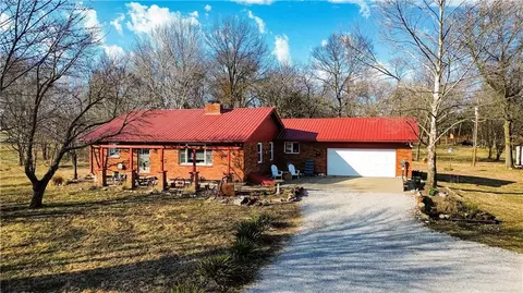 20650 E 1100 Rd, Pleasanton, KS 66075